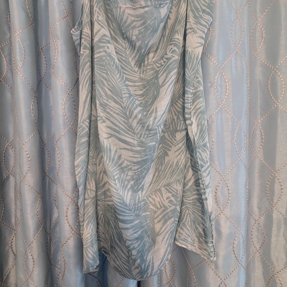 D&Y Light Blue Palm Leaf Scarf